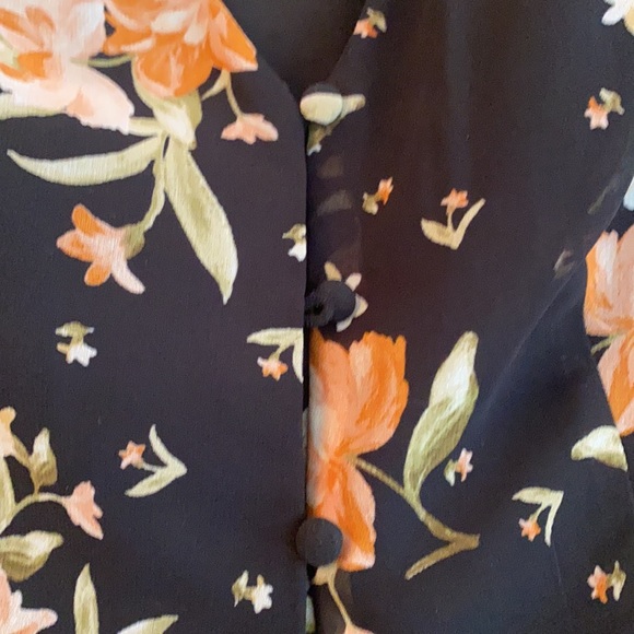 “Leith” mid length special occasion floral dress. - Picture 3 of 6